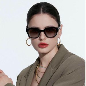 Whosale Ins Popular Design PC Sunglasses Women Outdoor Polarized Sunglass Frame Female Fashion Eyewear UV400 Plastic Sun Glasses