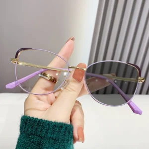 9061 New Fashion Trendy Photochromic Female Eyeglasses Color Changing Metal Cat Eye Photochromic Anti Blue Light Glasses Frame
