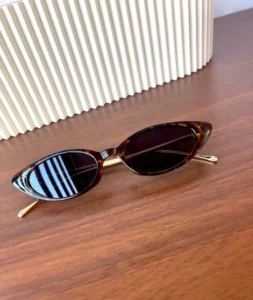 Cat Eye Shape Metal Sunglasses ISO9001 Certified Protects Eyes From Intense Reflection off Sand and Water by the Beach Poolside