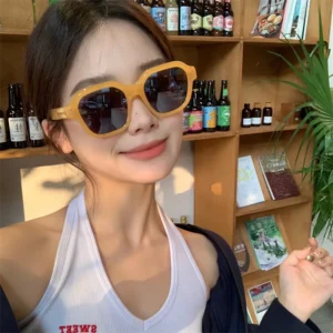 Custom Logo Plastic Shades Sunglasses New Classic Unisex Big Frame Women Purple Shades Custom Glasses