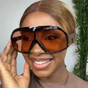 Customized Large Frame Sunglasses Fashionable High End Women’s Sunglasses Sun Protection