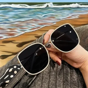 Fashionable Large Frame Women’s and Men’s Sunglasses with UV Protection