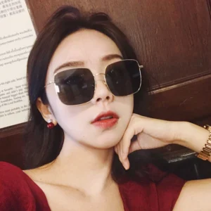 Fashionable Women’s Sun Glasses Trendy Retro Square Metal Men’s Large Frame Sunglasses