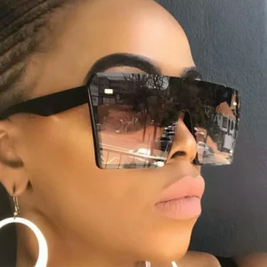 High-Turnover Large-Frame Sunglasses for Women Safe Plastic Material Ideal for T-Stage, Mag Shoots & Street Style