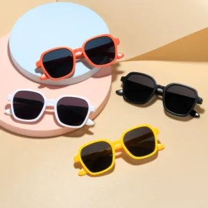Kids Sunglasses Stylish Square Frame Sunglasses for Boys Girls Eye-Protective Plastic Party Glasses