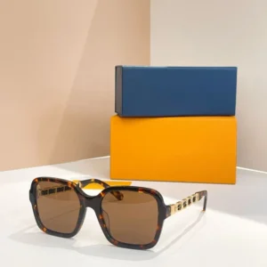 Large Frame Trendy Fashion Sunglasses with UV400 Protection Comfortable Metal Design