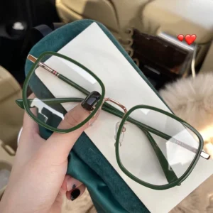 Luxury Fashion TR90 Metal Glasses Frame Black Alloy Flat Light Glasses Women Anti Blue Light Eyeglasses