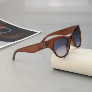 Men and Women’s UV400 Unisex Oversize Sunglasses Luxury Eyewear with Black Frame and Glass Lenses Fashion Style