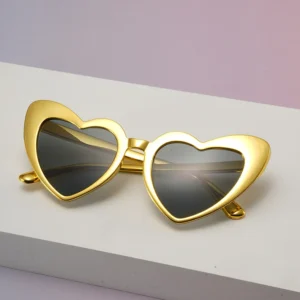 New Diagonal Love Sun Glasses Women’s Fashion UV Resistant Sunscreen Heart Shaped Sunglasses