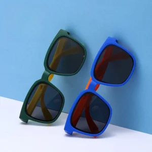New Fashion Children’s Folding Sunglasses High grade Polarized Sunglasses Versatile Silicone Kids Toy Glasses