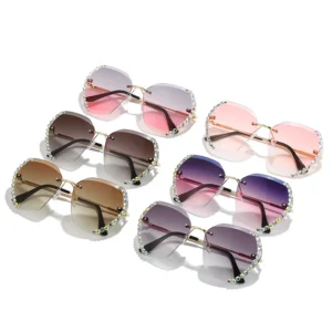 New Style Trendy Personal UV400 Frameless Sun Glasses Bling Diamond Fashion Women Rimless Designer Sunglasses Shades