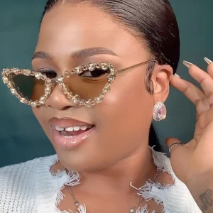 Niche Luxury Women’s Sunglasses Cat’s Eye Diamond-encrusted Butterfly Glasses Metal Frame for Adult