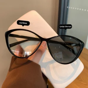 Retro Cat eye Fashion Photochromic and Anti blue Glasses Luxury Women Sunglasses New Sun Glasses