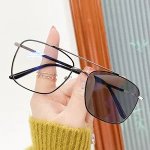 Retro Square Metal Frame Anti Blue Light Eyeglasses for Women Men Anti Radiation Glasses Shades Sunglasses Photochromic Glasses
