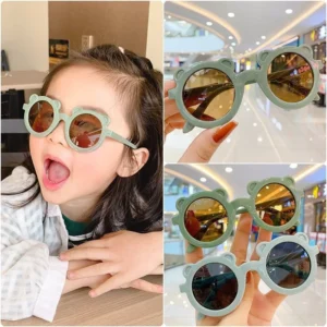 Trendy Green Frame Anti-UV Sunglasses for Kids Children’s Glasses with Cute Bear Photo Cartoon Fashion Baby Accessory