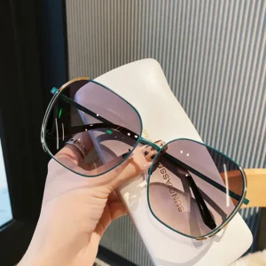 Women’s Metal Frame Sunglasses Square Luxury Sunglasses UV Resistant Sunglasses